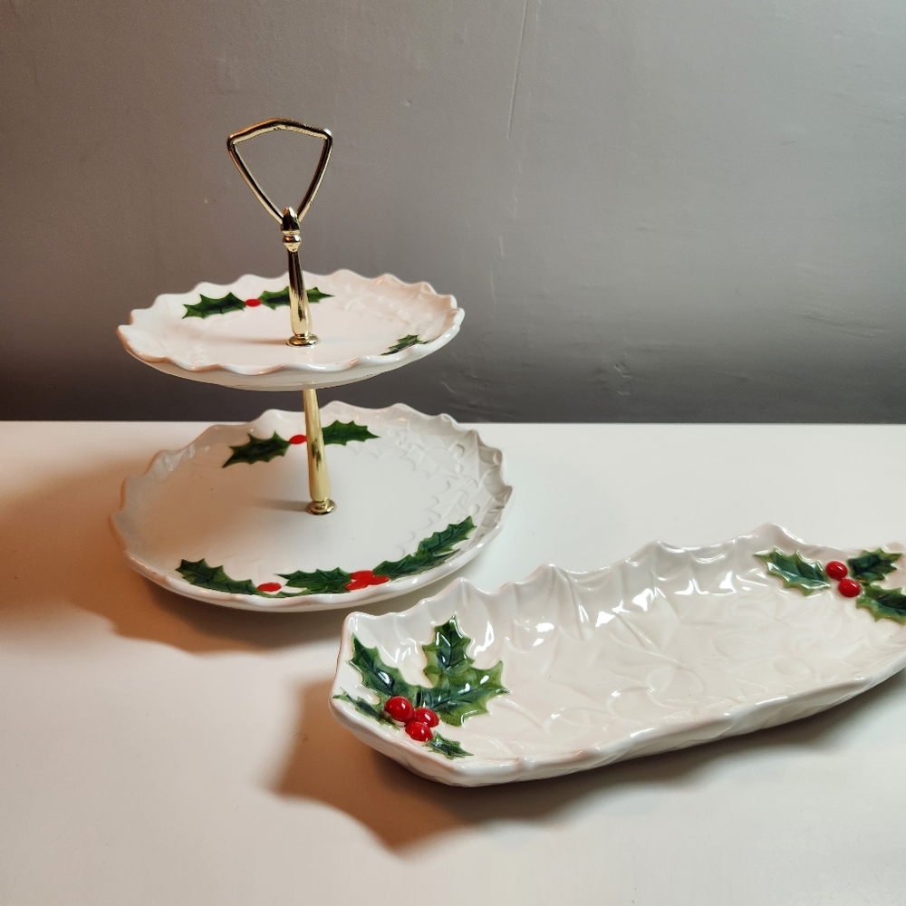 Vintage Lefton 70s Holly Motif Tidbit Tray And Small Tray Set